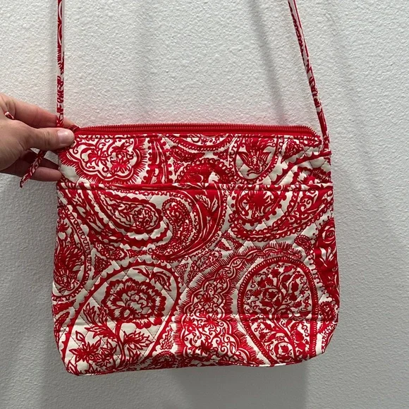 Vera Bradley Original Hipster in Paisley Key Red NWOT zipper purse bag - Picture 7 of 8
